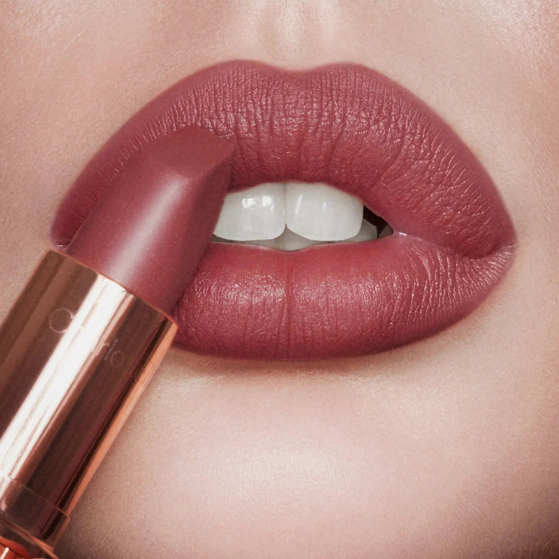 Charlotte Tilbury - Juego de lápiz labial y delineador Pillow Talk