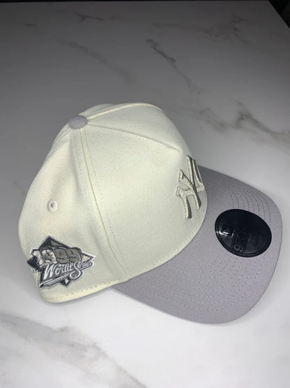 Gorra New Era Yankees Beige Grey 1999 Adjustable