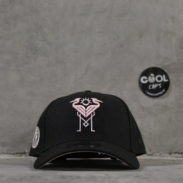 Gorra New Era Miami Black Pink Adjustable