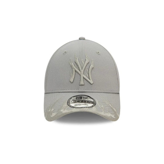 New York Yankees MLB Flames 9FORTY Strapback Gris