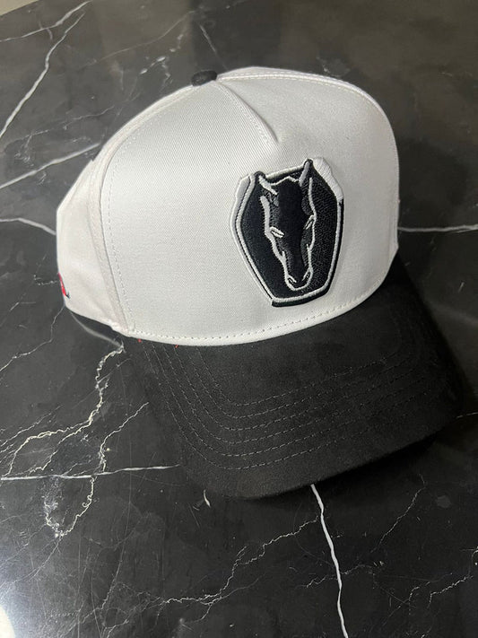 Gorra JL Hats "White Black Horse"